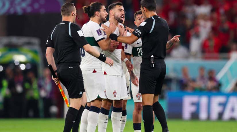 Portugāles futbola izlase neapmierināta ar tiesnešu darbu Pasaules kausa finālturnīrā Katarā